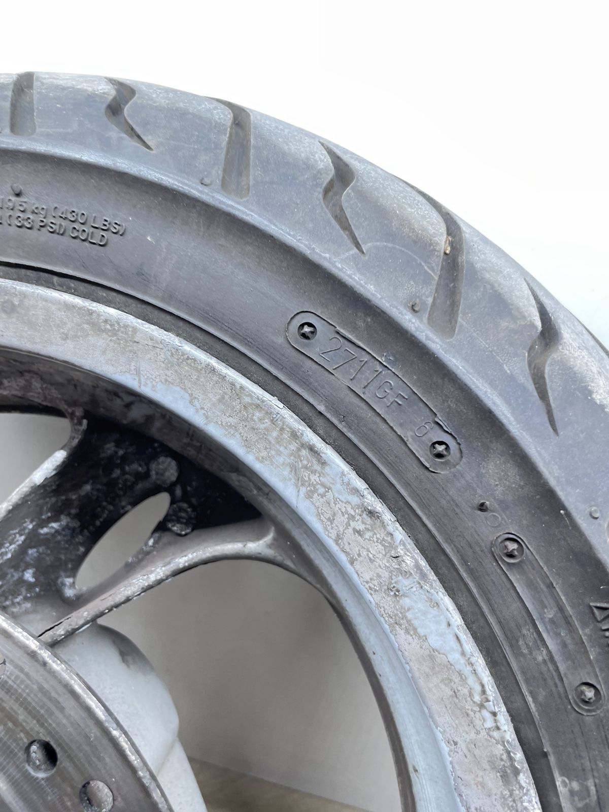 Aprilia Gulliver 50 - Vorderrad Reifen Felge vorne front wheel (76)