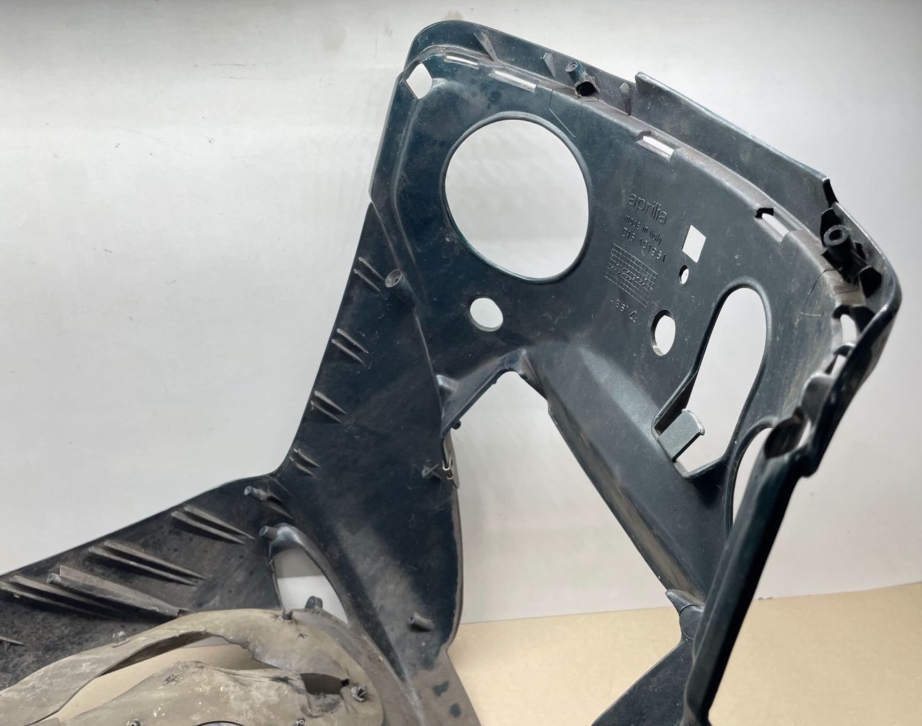 Aprilia Leonardo 125 - Front Verkleidung vorne Abdeckung fairing (109-1)