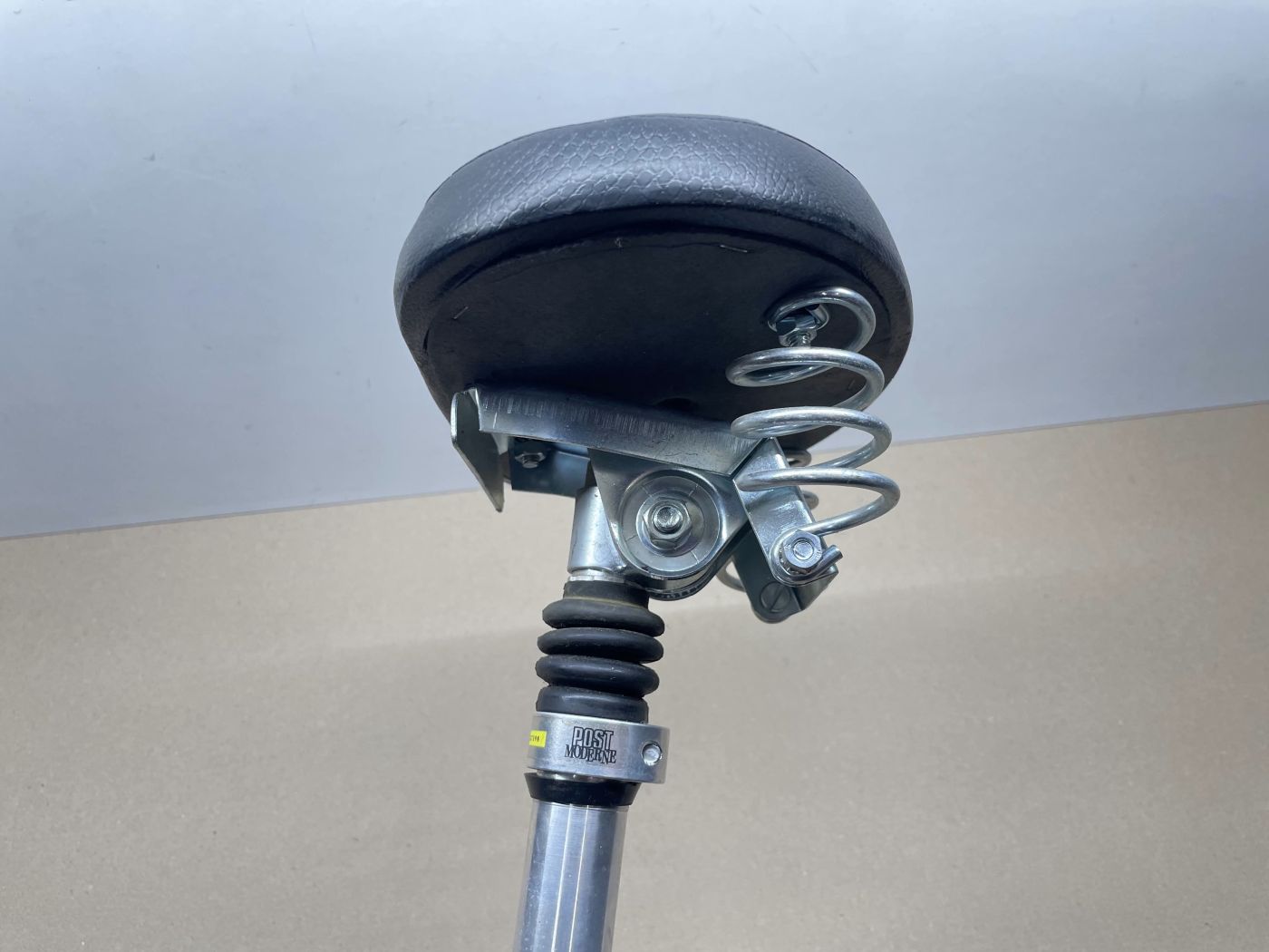 Fahrradsattel Vasad Rocky gefederte Sattelstütze 27.2mm Damen Sattel Rock (112-G1)