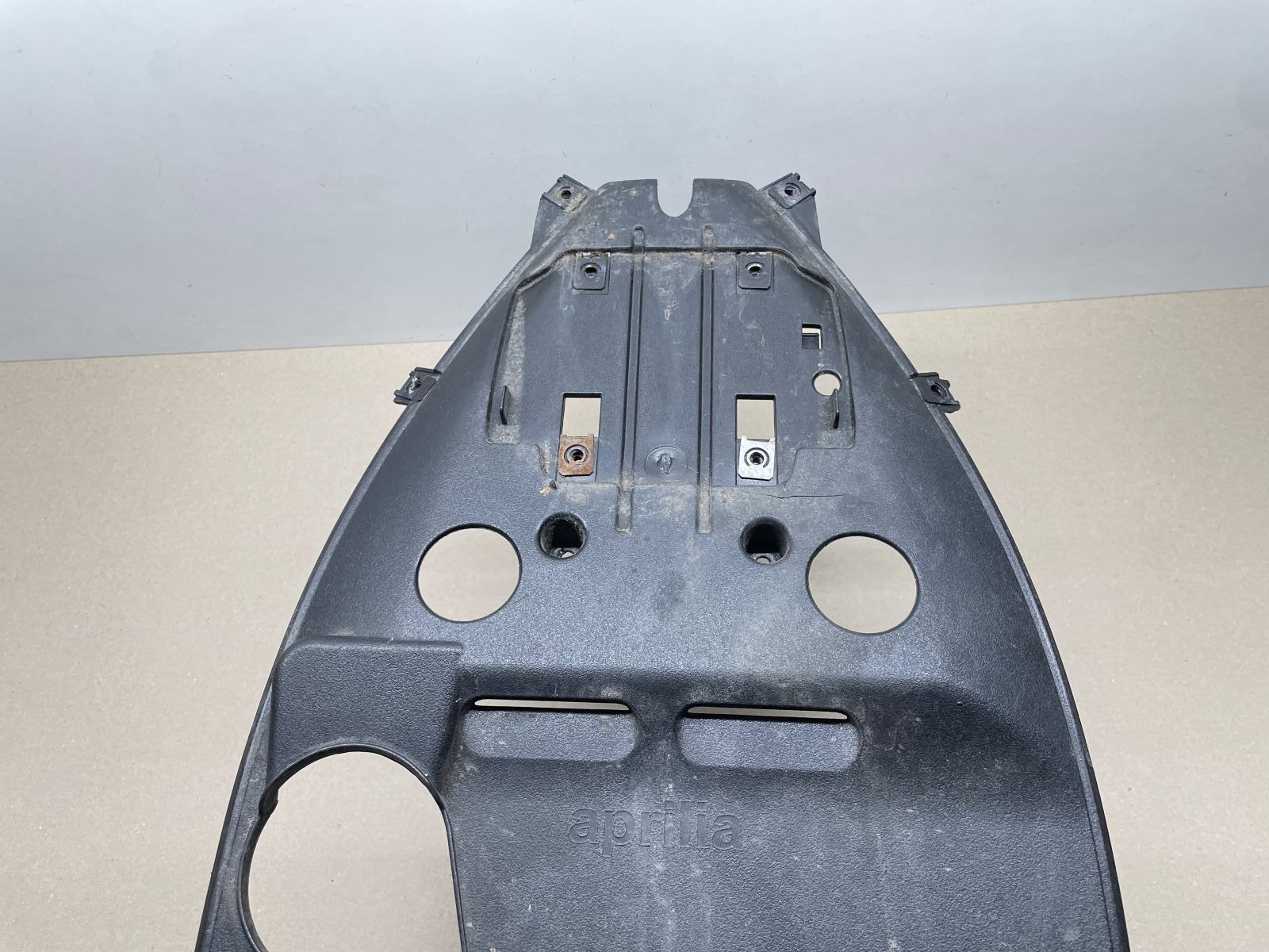 Aprilia SR50 R - Spritzschutz hinten Heck Abdeckung Verkleidung (67)