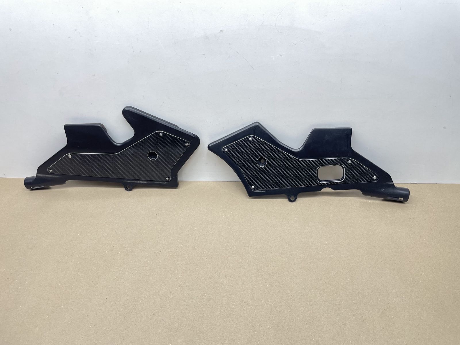 Honda CBR 1000 F SC24 - Verkleidung links + rechts Fußraste fairing footrest (118-24)