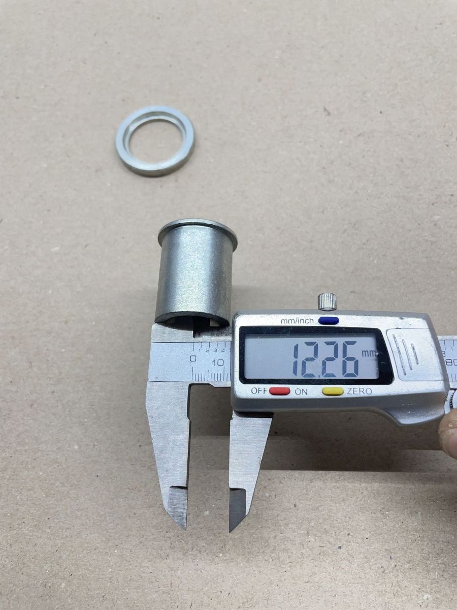 KTM Bora 25 50 - ORIGINAL Distanzsrolle Hinterrad NOS Haltescheibe (39-37)