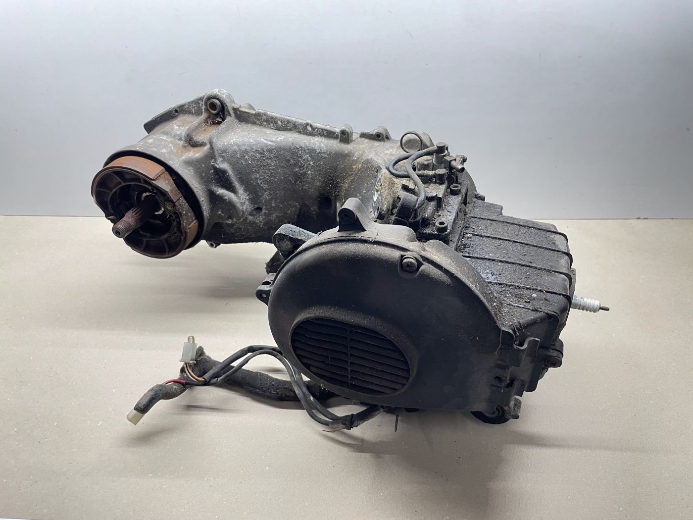 Derbi Vamos 50 - Motorblock Zylinder Getriebe Kurbelwelle engine (102-16)