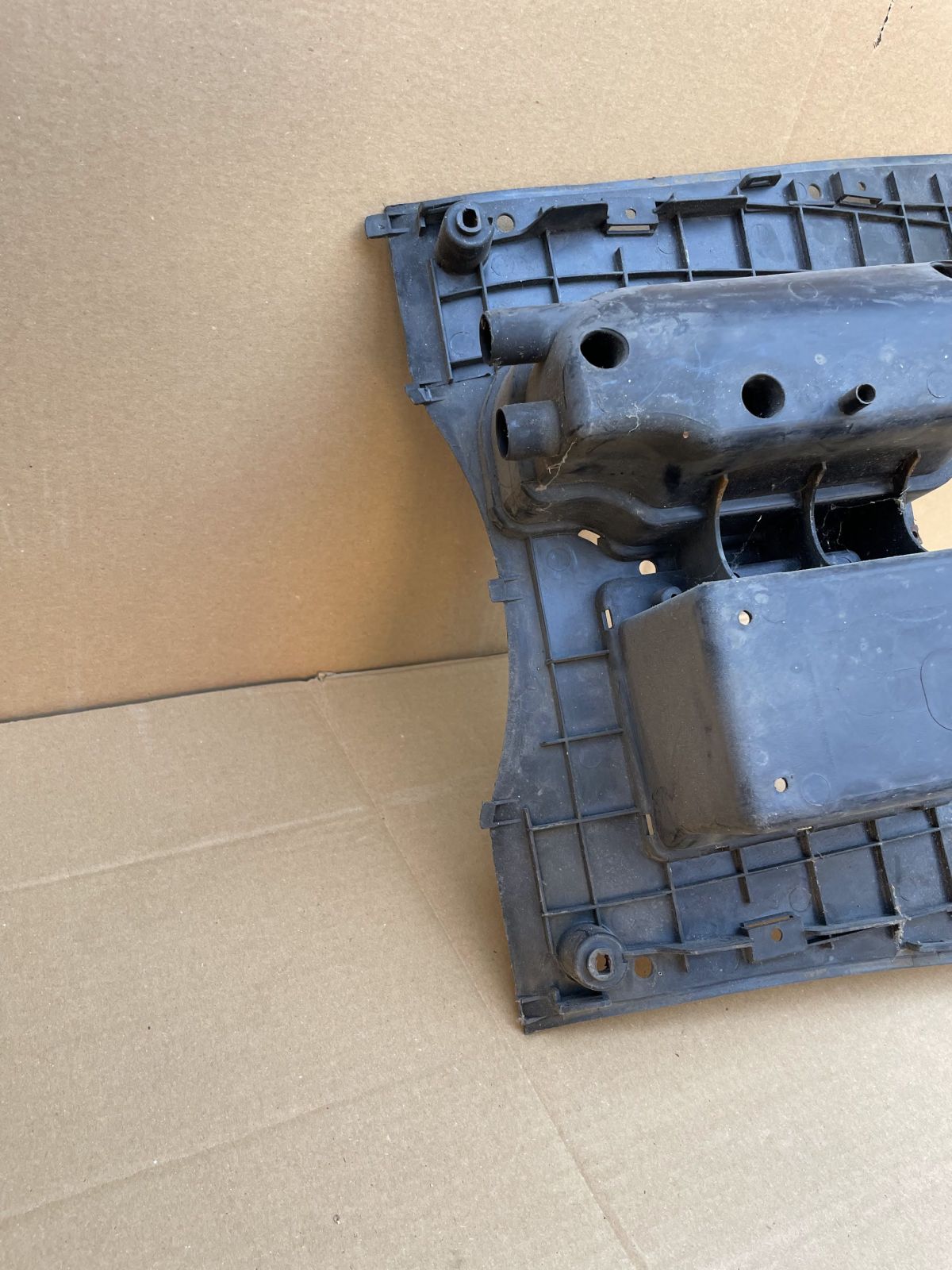 Daelim Otello SG 125 - Trittbrett Fußablage Innenraum Abdeckung fairing (102-V-RO)
