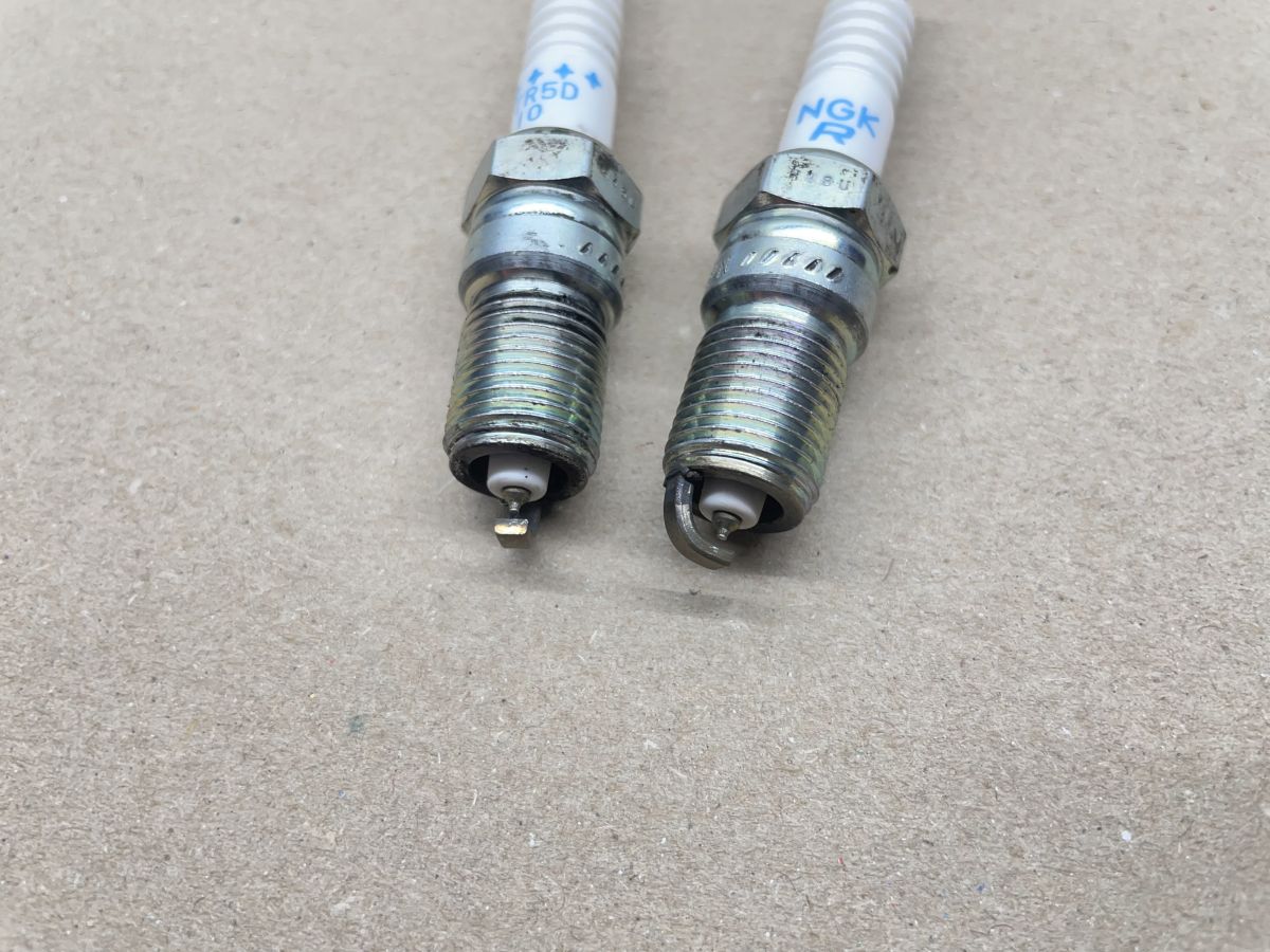 2x NGK Zündkerzen PTR5D-10 für Ford Mondeo I Escort V VI VII Fiesta IV Mazda 121   (Z2)