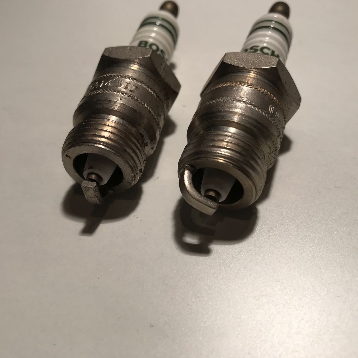 2x Bosch Zündkerze MA145T7 Spark Plug Tennplugg Z27