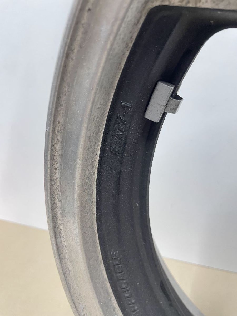 Suzuki GSX 1100 F  - Hinterrad Reifen Felge hinten rear wheel (118)