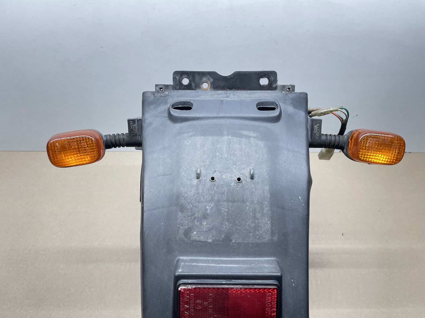 Kymco KB 50 - Spritzschutz Blinker Heck Abdeckung Verkleidung flasher (117)