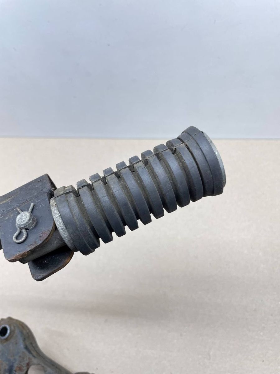 Itteco Shark TR50 - original Fußrasten Fußablage Sozius Beifahrer  (72-1)