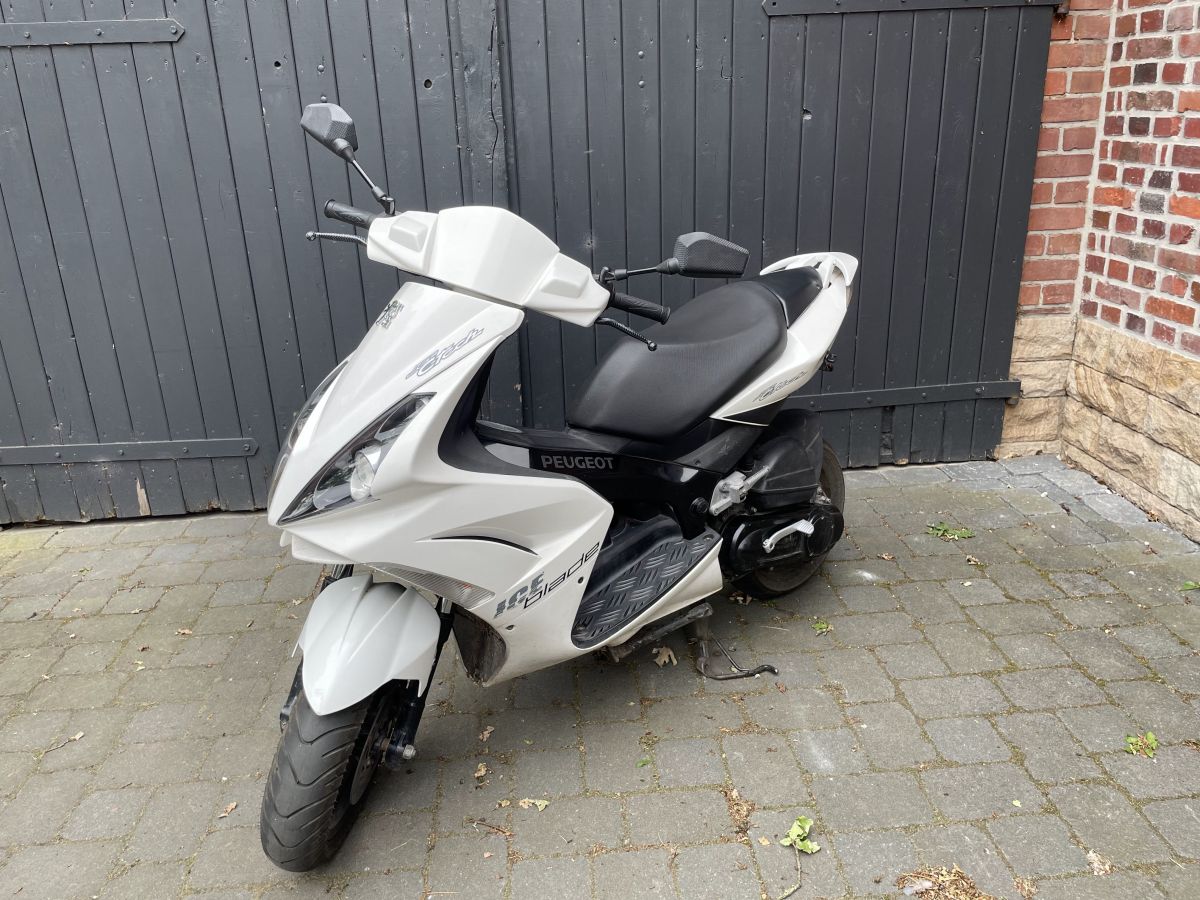 Peugeot JetForce C-Tech 50  Tachoverkleidung Lenker Abdeckung fairing (98)