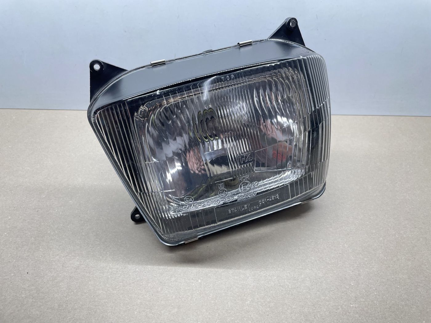 Kawasaki GPZ 1000 - Scheinwerfer Licht Lampe vorne headlight (118-1)