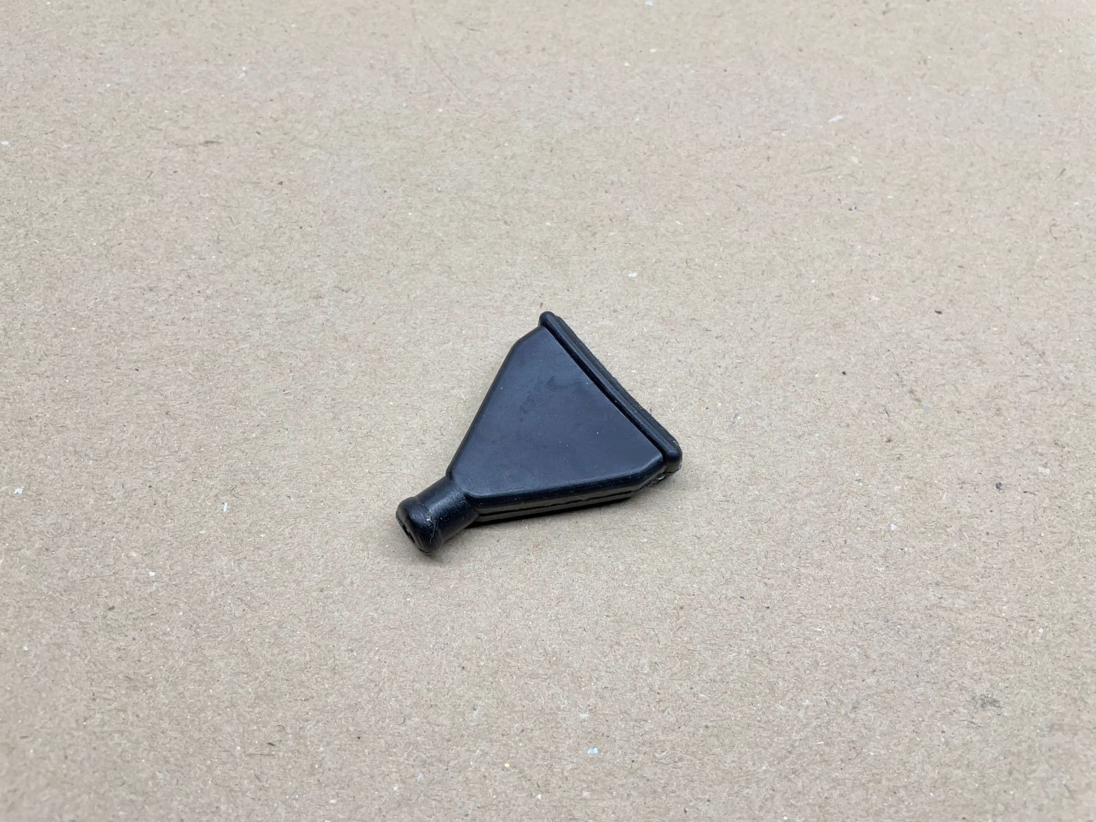 Stecker Schutzkappe Scheinwerfer Abdeckung CEV Hercules Zündapp KTM NEU (39-26)
