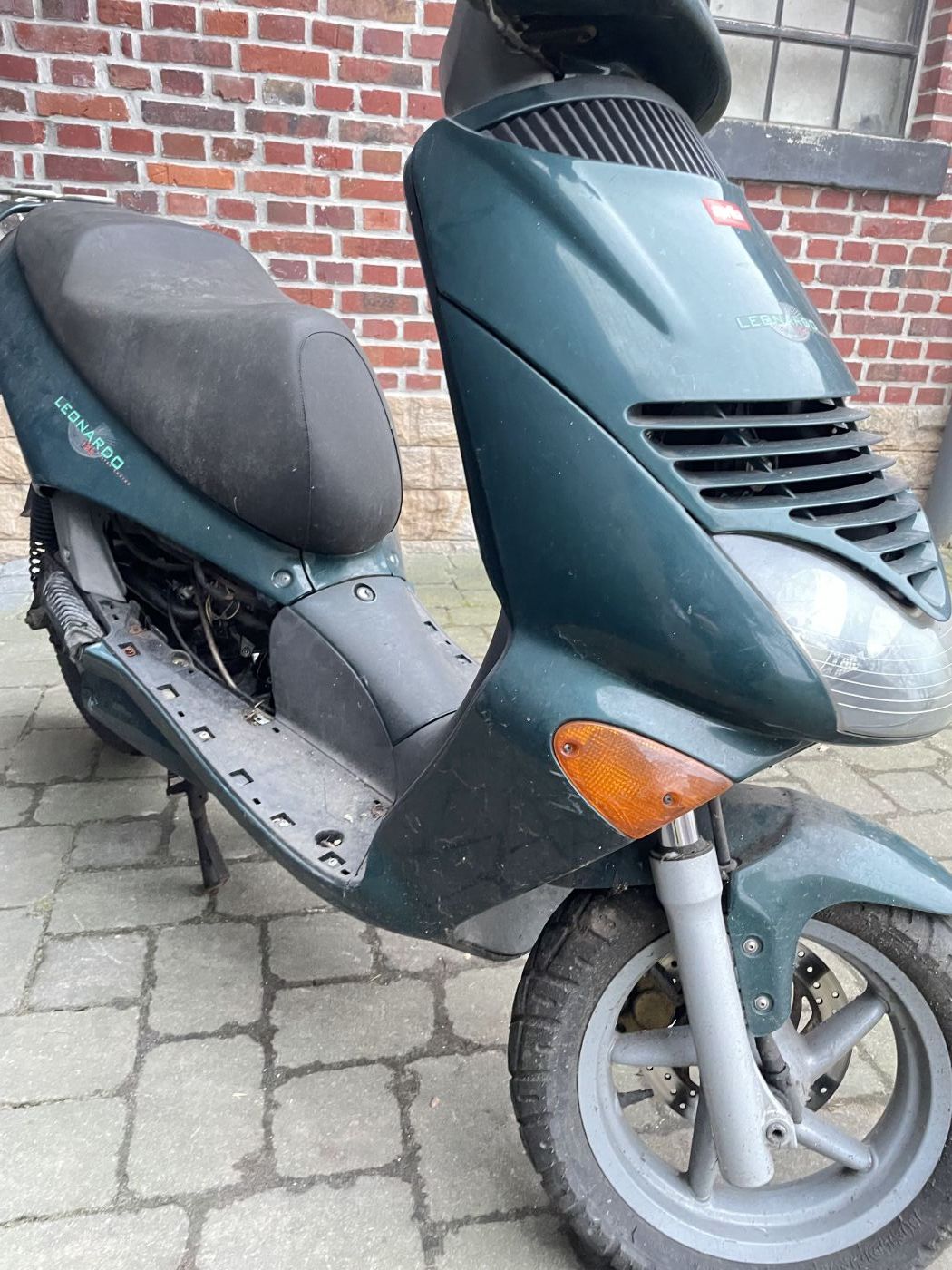 Aprilia Leonardo 125 - Front Verkleidung vorne Abdeckung fairing (109-1)