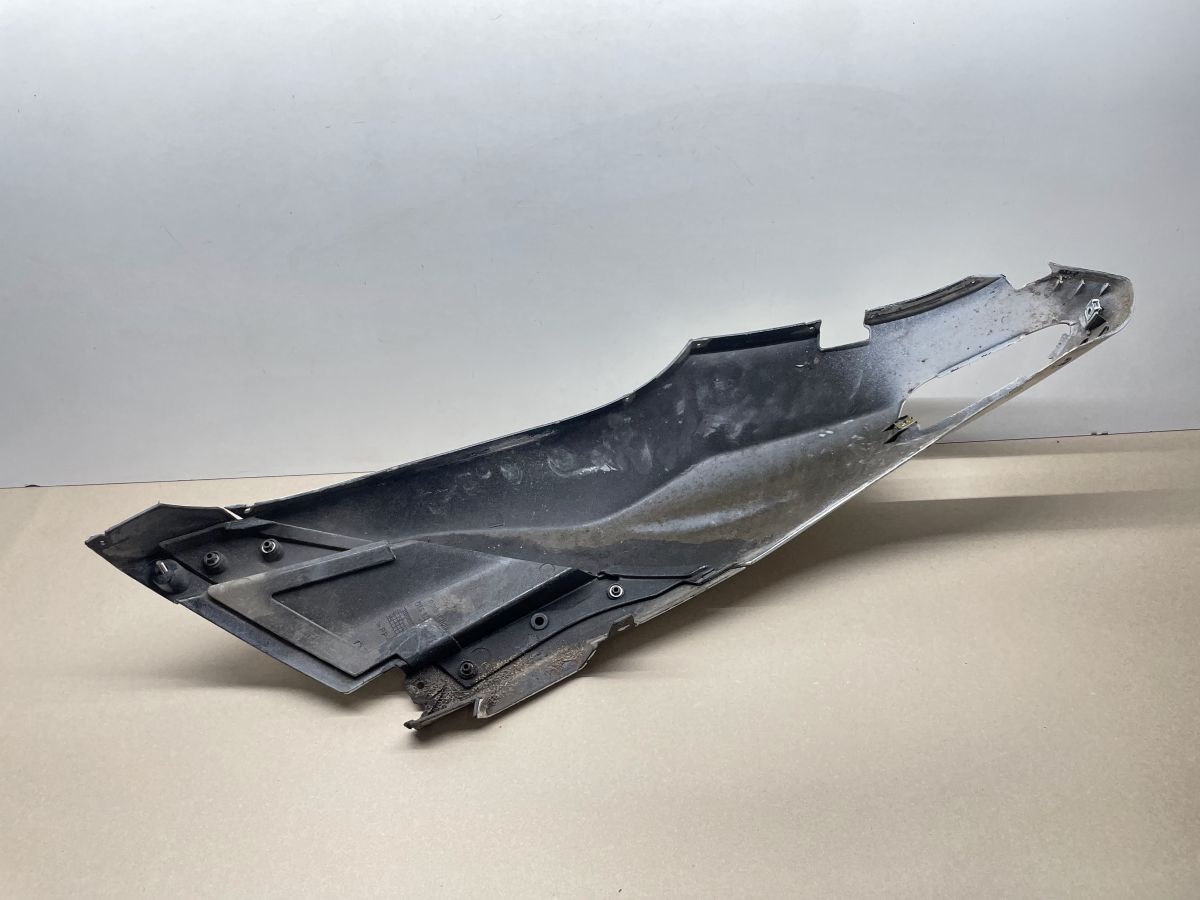 Aprilia SR50 R - Seitenteil rechts Verkleidung Abdeckung Backe fairing (93)