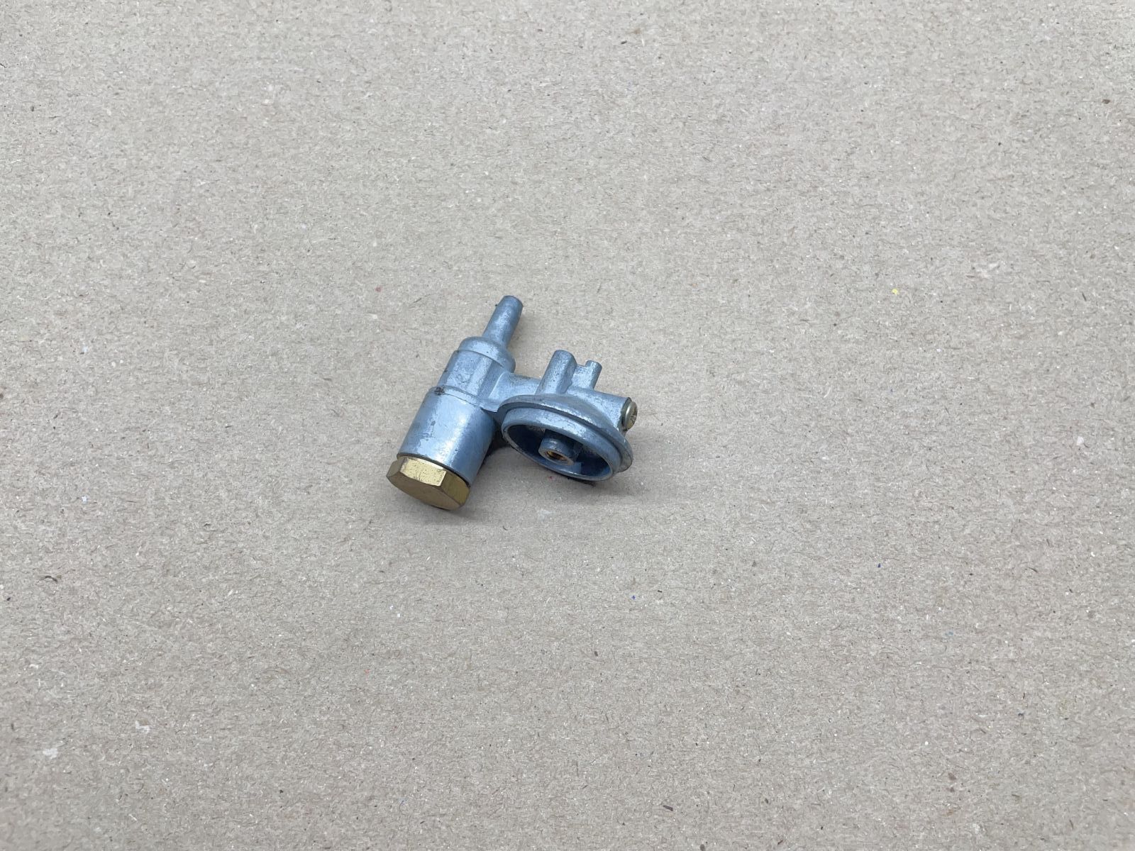 GURTNER DECKEL VERGASER NEU - Mobylette Motobecane Peugeot carburetor (39-33)