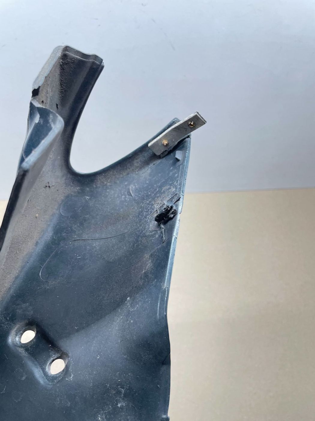 Aprilia Leonardo 125 - Lenkerverkleidung vorne Abdeckung Verkleidung (109-1)