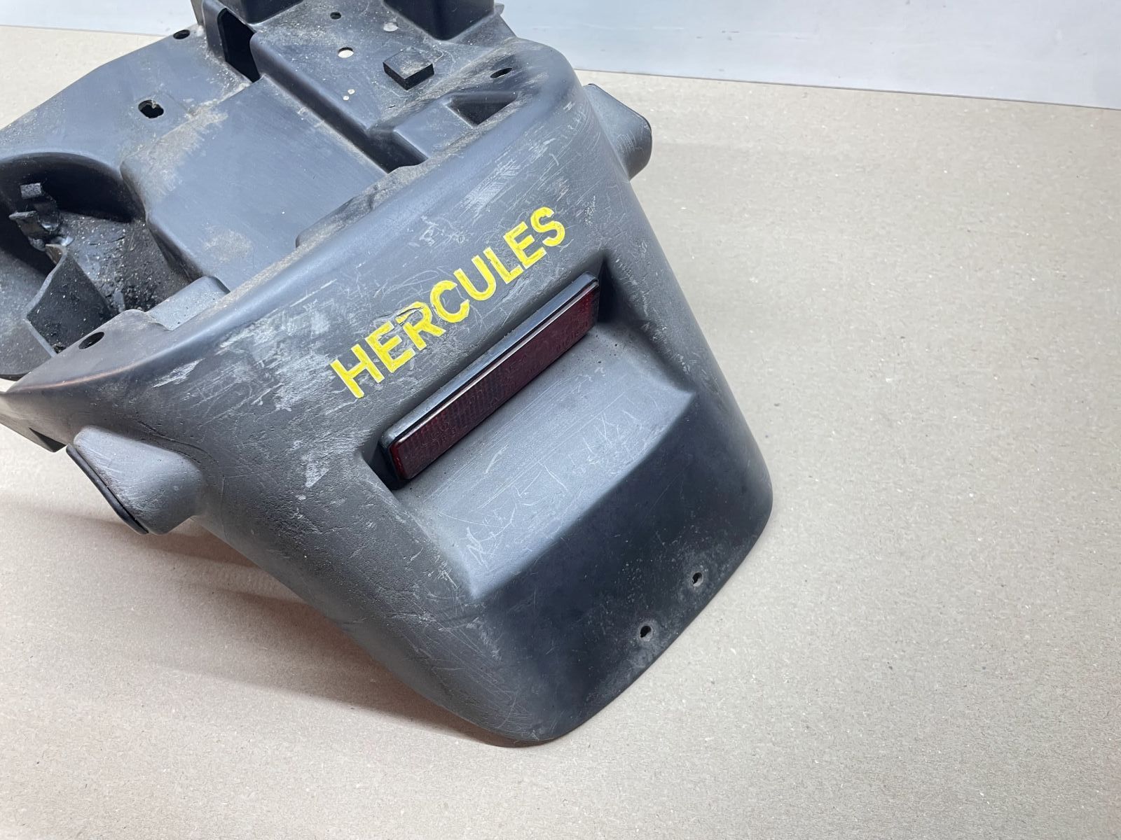 Hercules Splinter / Peugeot Speedake - Spritzschutz hi. Kennzeichenhalter (62-2)