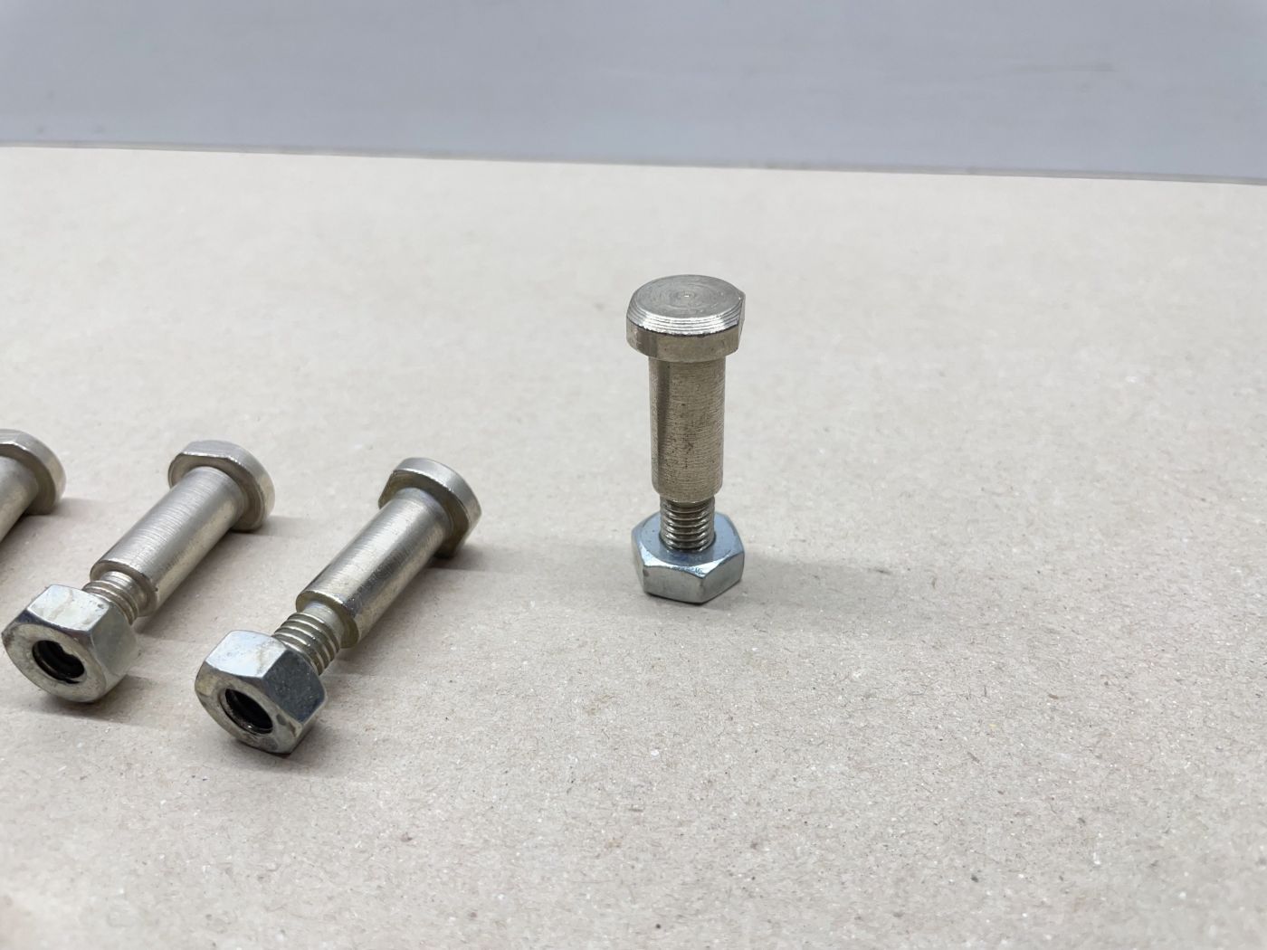 5x Schraube M8 40mm Bolzen Bremse ? NOS Hercules KTM DKW Puch Göricke ILO (39-49R)
