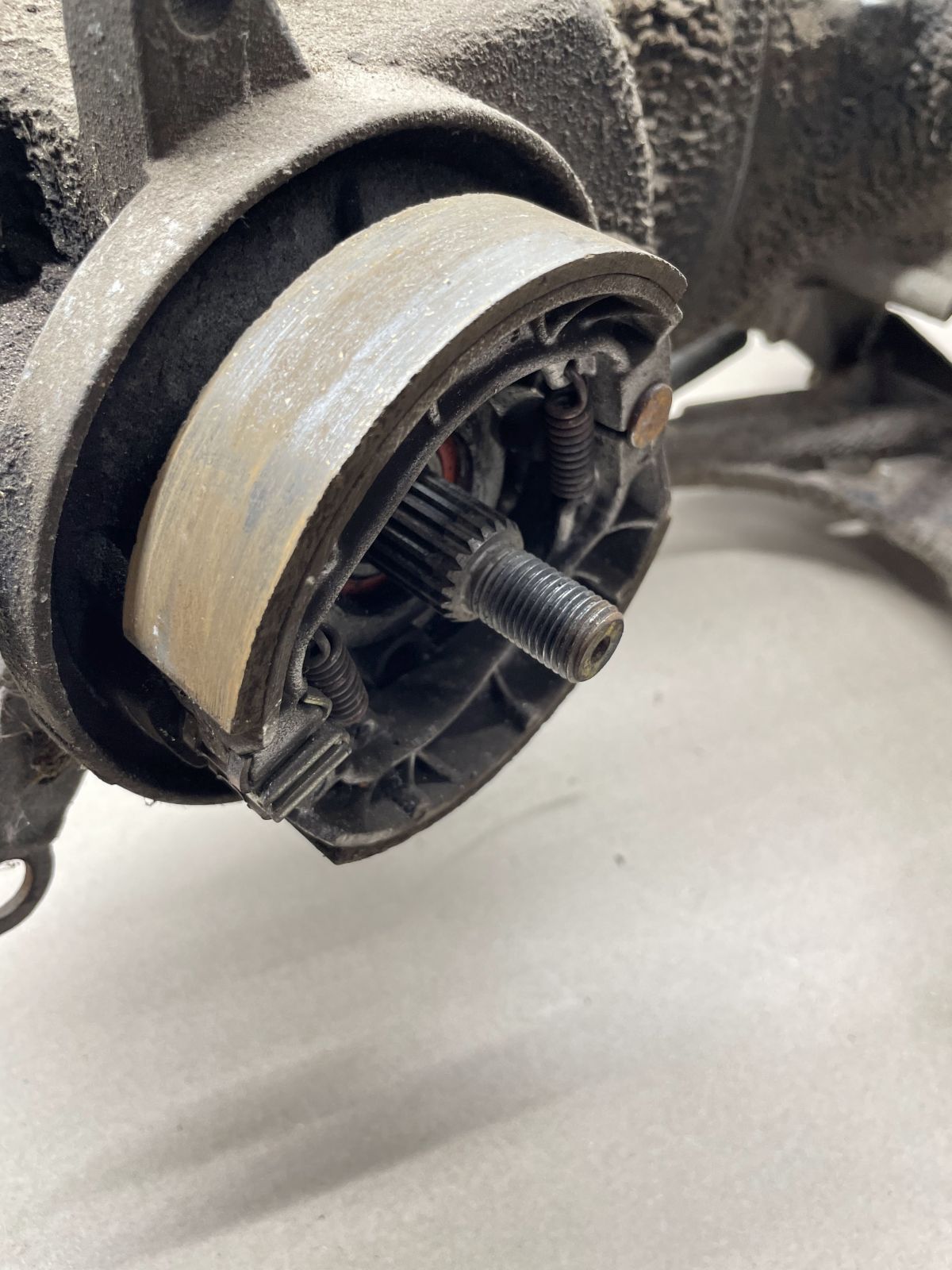 Peugeot TKR Furious 50 -  Motorblock Zylinder Getriebe Kurbelwelle Ständer (89)