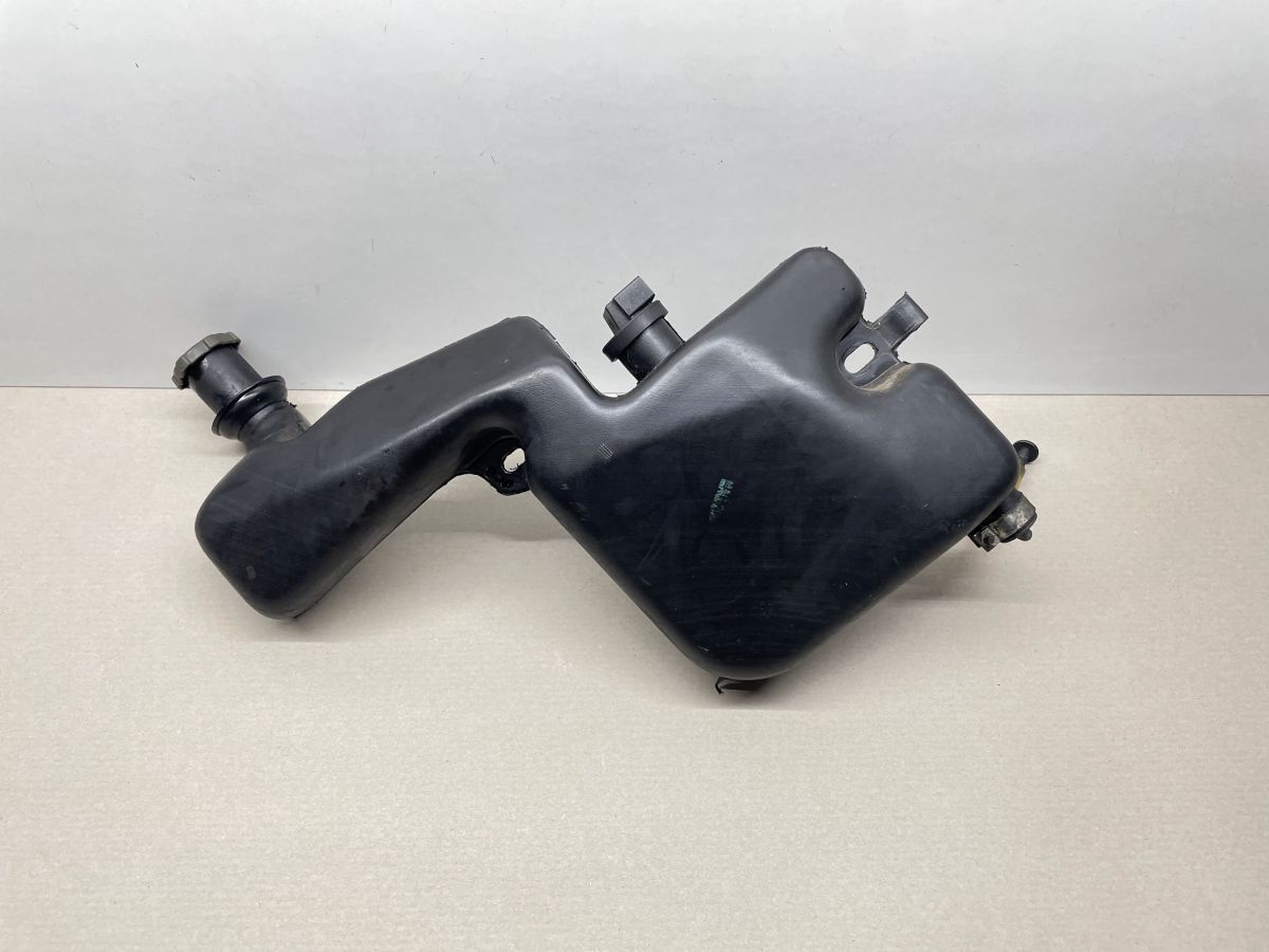 Piaggio NRG MC3 Purejet 50 - original Öltank oiltank Öltankstopfen Deckel (91)