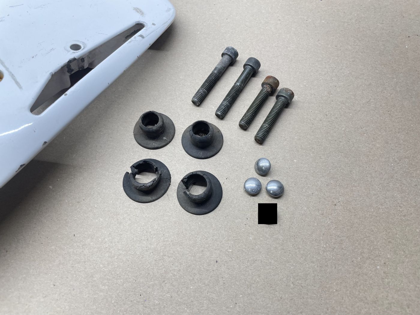 Longjia LJ125T-A Raptor - original Gepäckträger Topcase Koffer Halterung  (109-2)