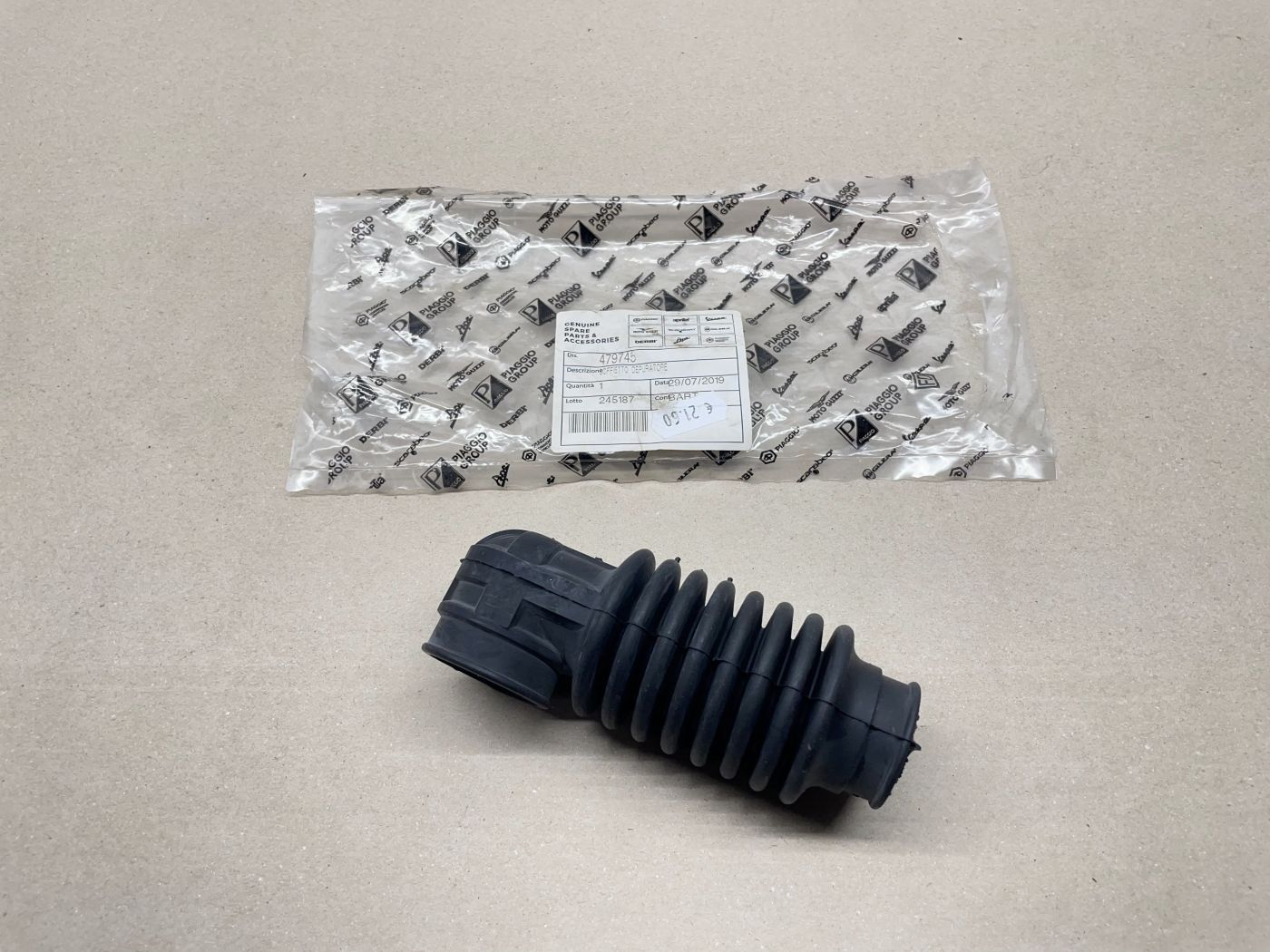 Piaggio NRG MC2 MC3 50  - ORIGINAL Ansaugschlauch Rahmen Luftfilter NEU (105)