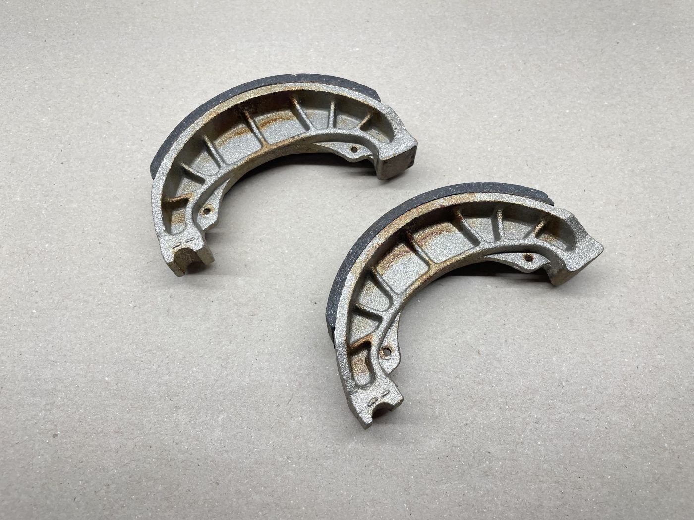 Bremsbacken 105 x 25 NOS Mofa Roller Hercules Zündapp KTM Piaggio Aprilia ? (39-79R)