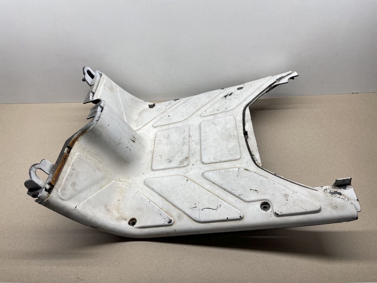 Piaggio NRG 50 - Trittbrett Fußablage Verkleidung Abdeckung (65-1)
