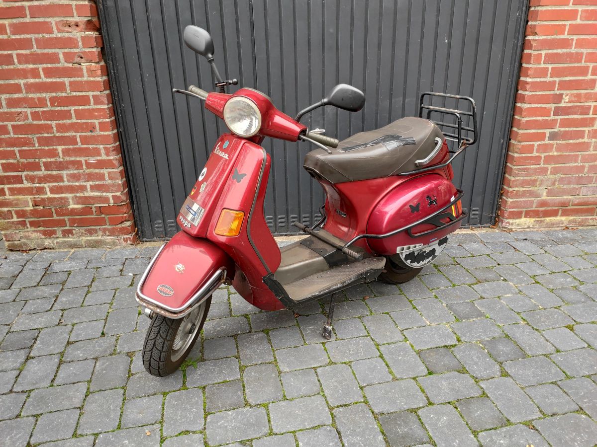 Vespa Cosa 200 FL - Gummi Handschuhfach Abdeckung Stopfen Verkleidung ! -- (35)