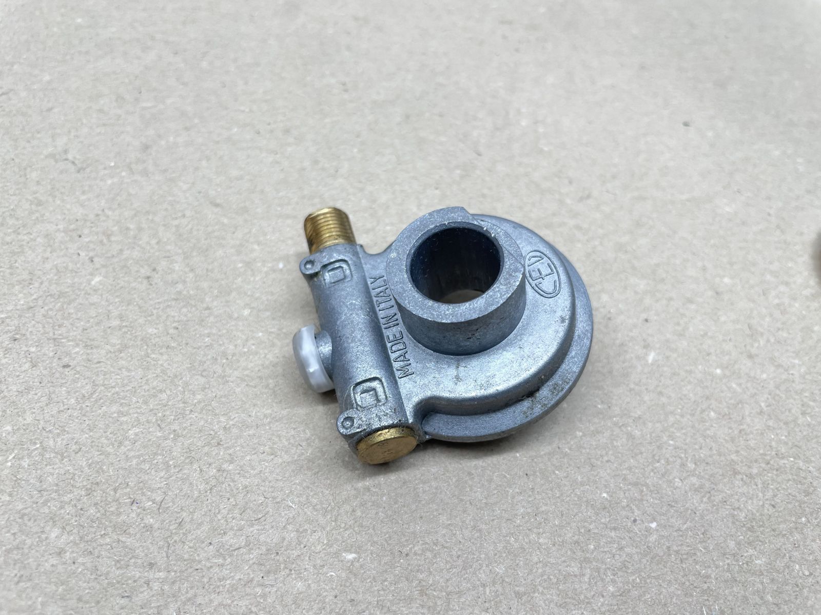 Piaggio TPH 50 - ORIGINAL CEV Tachoschnecke Tachoantrieb speedometer drive (118-27)