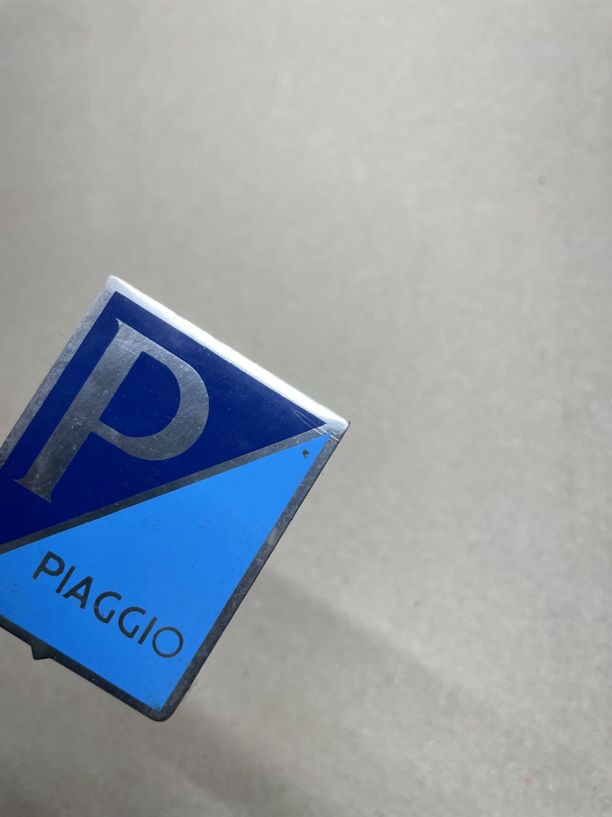 Vespa PX GT GTS GTV LX LXV S  - ORIGINAL Emblem Piaggio Kaskade Logo (P22)