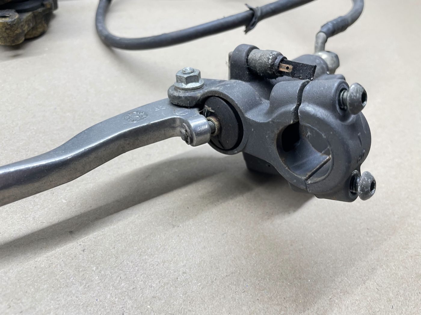 Aprilia Leonardo 125 - Bremse vorne Bremspumpe Bremszange brake (109-1)