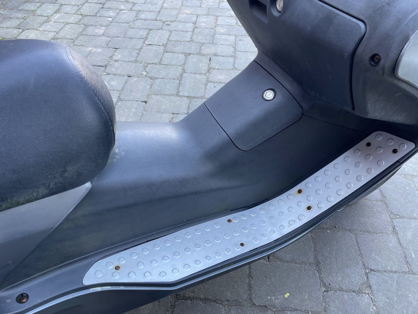 Jonway YY125T Rallox Ranger - ALU Trittbrett rechts links Fußablage Verkleidung (116)
