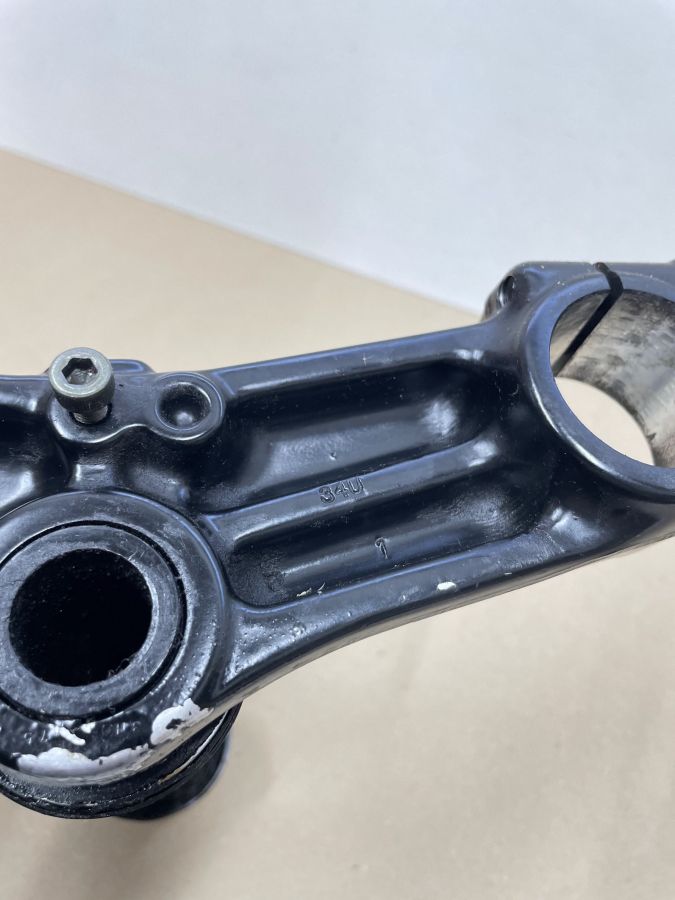 Suzuki GSX 1100 F - Gabelbrücke unten front fork  (118-6)