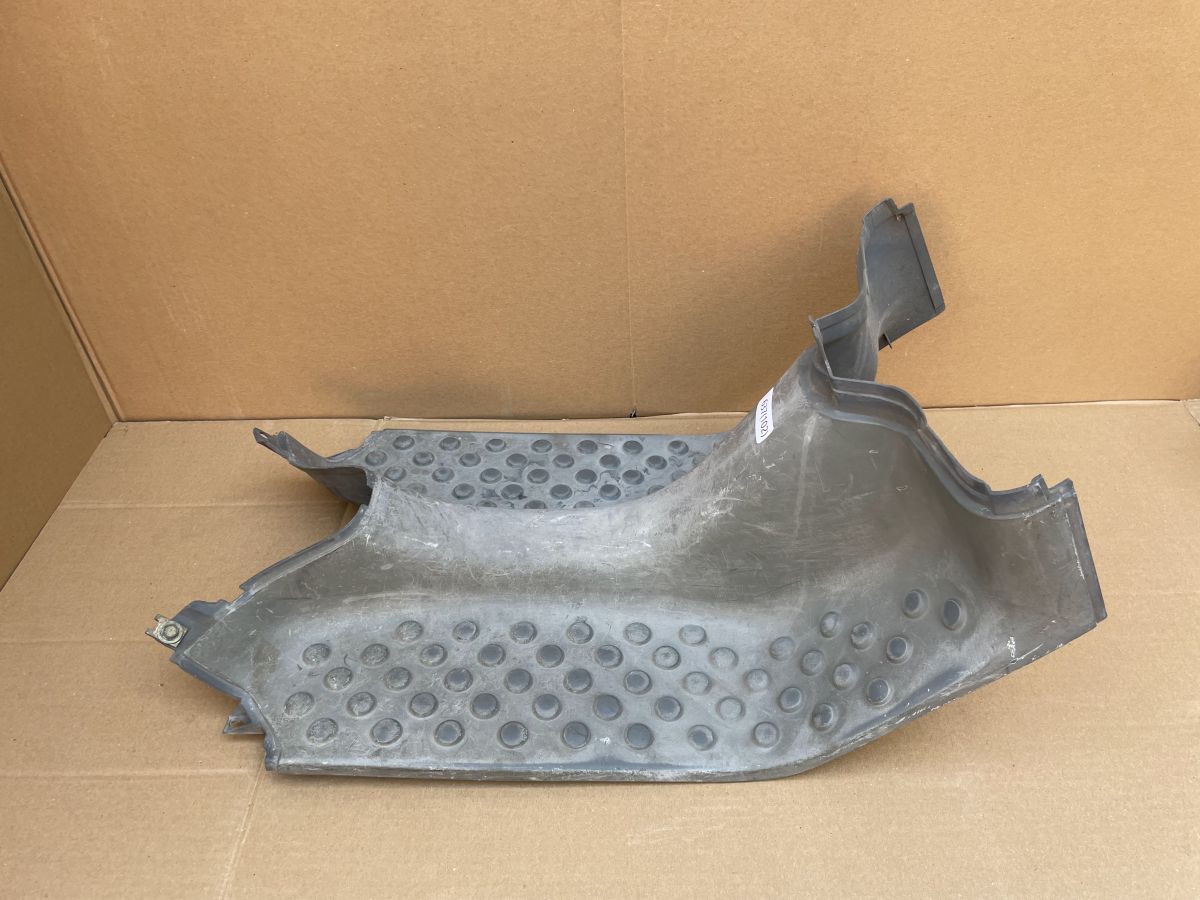 Derbi Vamos - Trittbrett Fußablage Verkleidung Abdeckung fairing (102-V-RO)