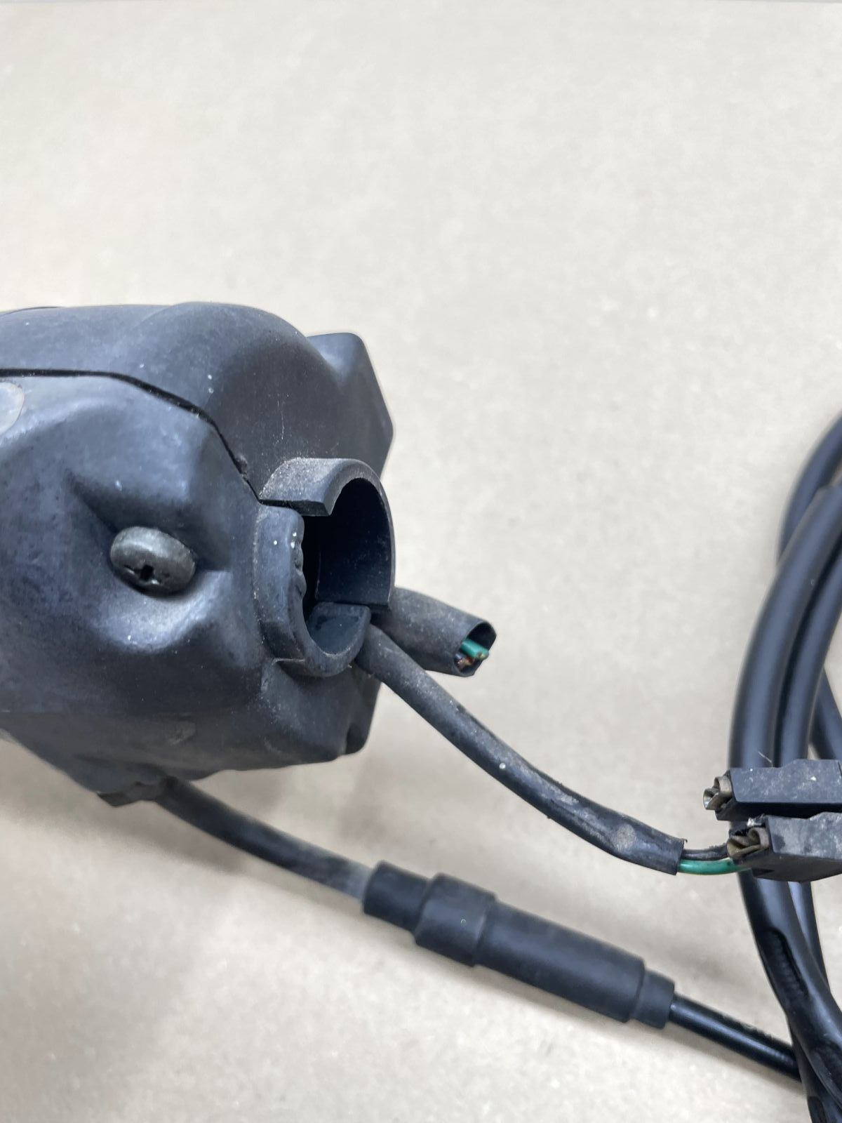 Honda X8R - Gasgriff Lenkerschalter E-Start Lichtschalter Gaszug Verteiler (119)