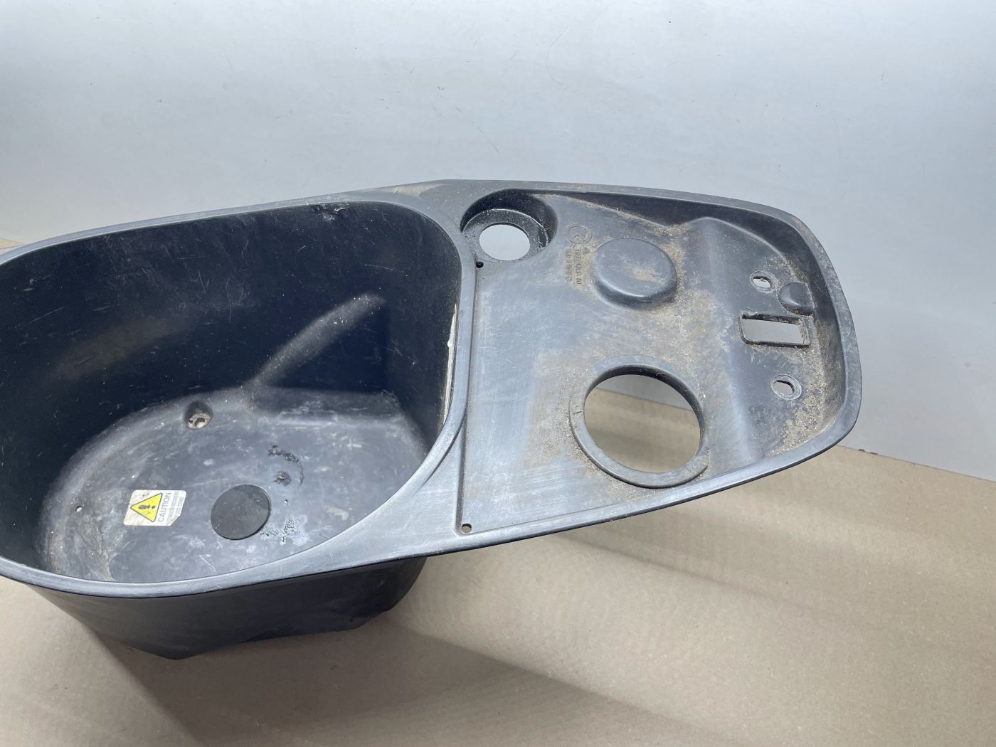 Kymco Cobra Cross - original Helmfach Staufach  (114)