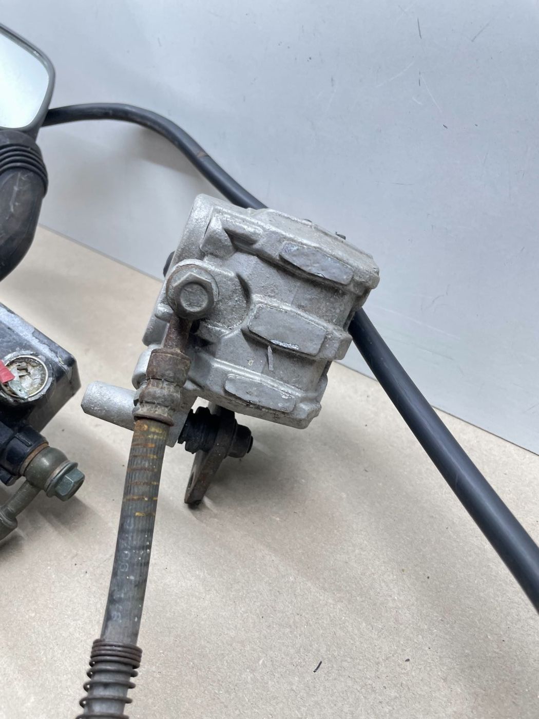 Jonway YY125T Rallox Ranger - Bremse hinten Bremszange Bremsleitung Spiegel (116)