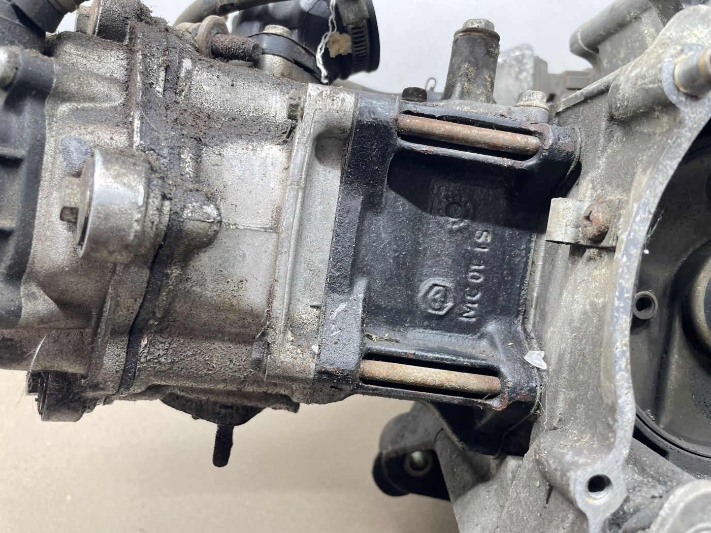 Piaggio Beverly 125 - Motorblock Kurbelwelle Getriebe Zylinder Anlasser engine (110)