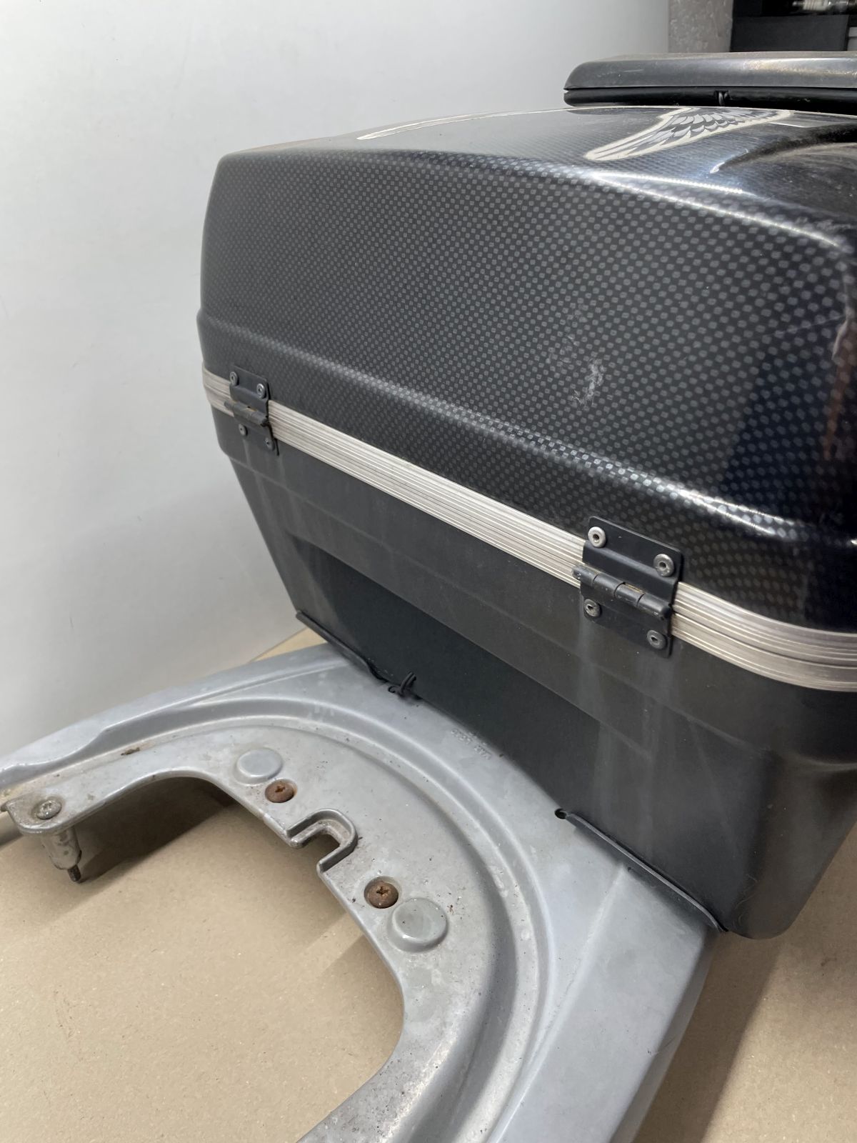 Piaggio Sfera RST 50 - ORIGINAL Gepäckträger + Piaggio Topcase Koffer  (72-2)