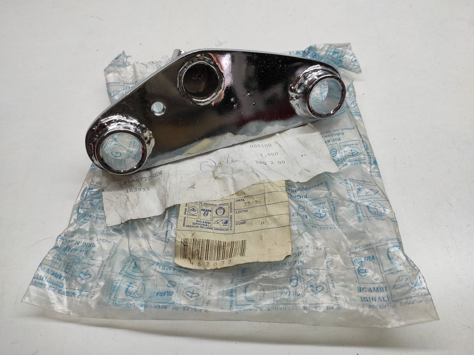 Gilera Eaglet - ORIGINAL Fußrastenhalter Fußraste vorne links NEU (B5)