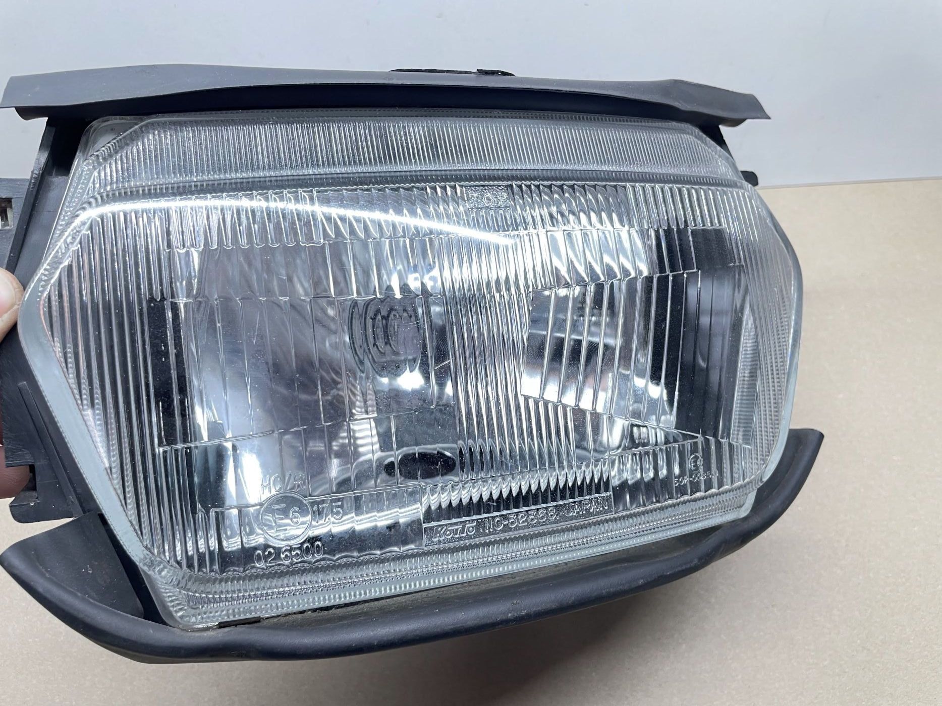 Suzuki GSX 600 F - Scheinwerfer Koito Licht Lampe vorne headlight (118-1)