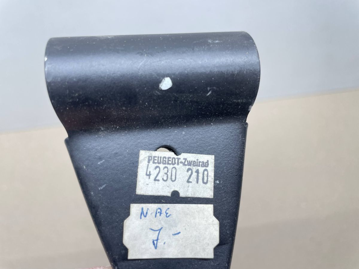Peugeot 103 SP / TSA  - Lampenhalter NOS Scheinwerferhalter Halterung (39-34)