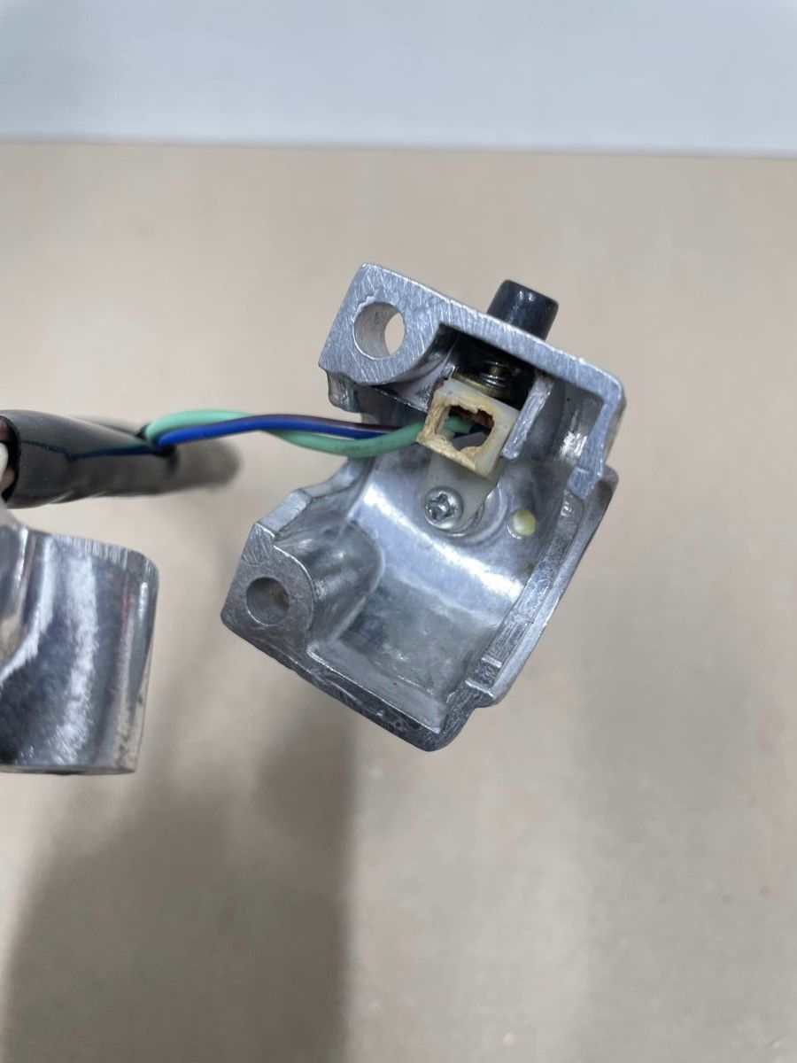 Honda C50 C65 C70 - Lenkerschalter links LPH handlebar switch (118-11)