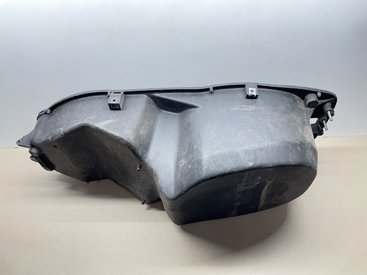 Aprilia Leonardo 125 - Helmfach Staufach Abdeckung Stauraum Verkleidung (97-2)