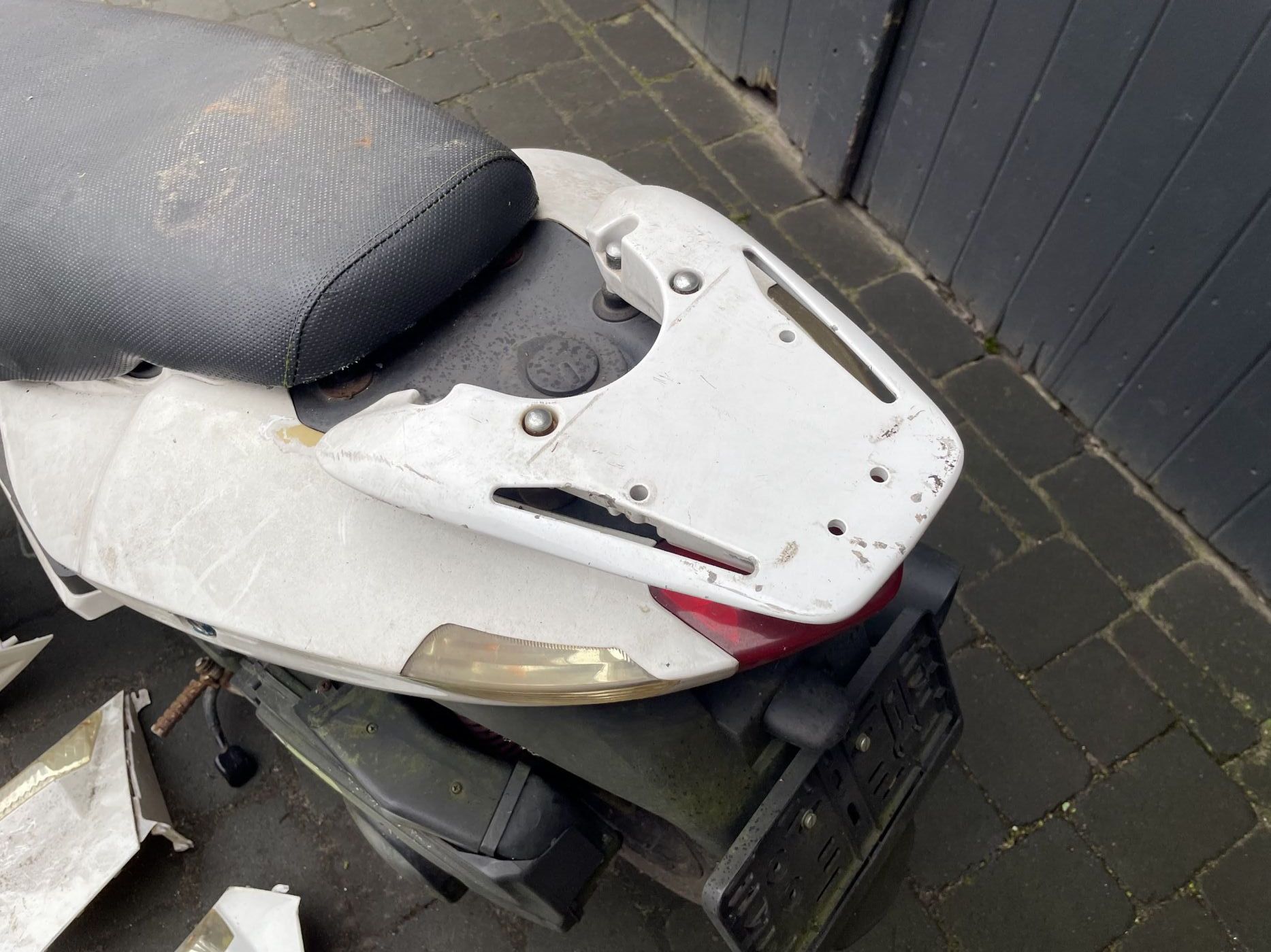 Longjia LJ125T-A Raptor - original Gepäckträger Topcase Koffer Halterung  (109-2)