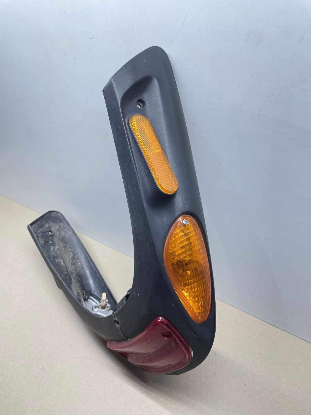 Piaggio NRG MC3  - Rücklicht Blinker Verkleidung hinten Heck Abdeckung  (111)