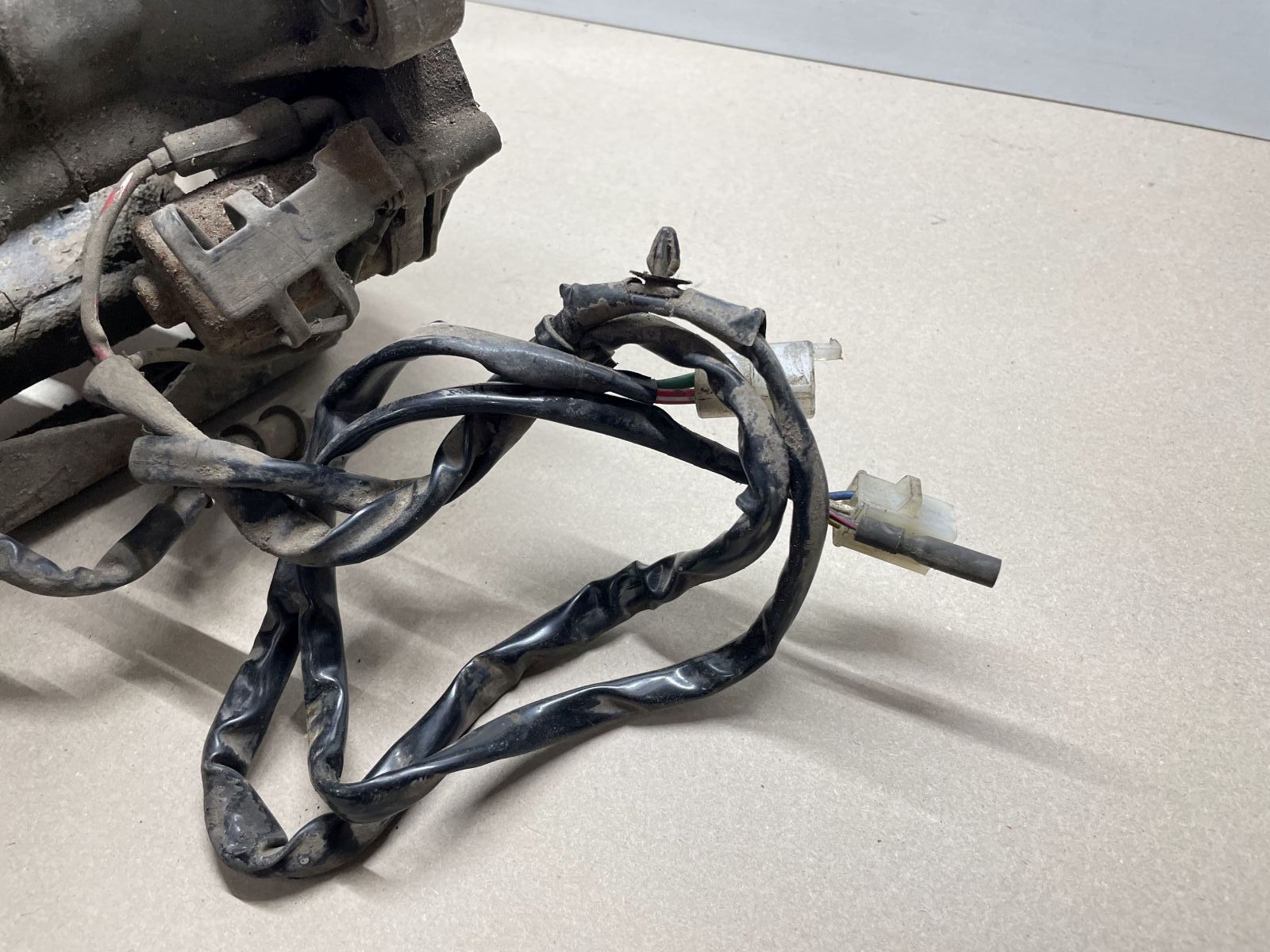 Peugeot TKR Furious 50 -  Motorblock Zylinder Getriebe Kurbelwelle Ständer (89)
