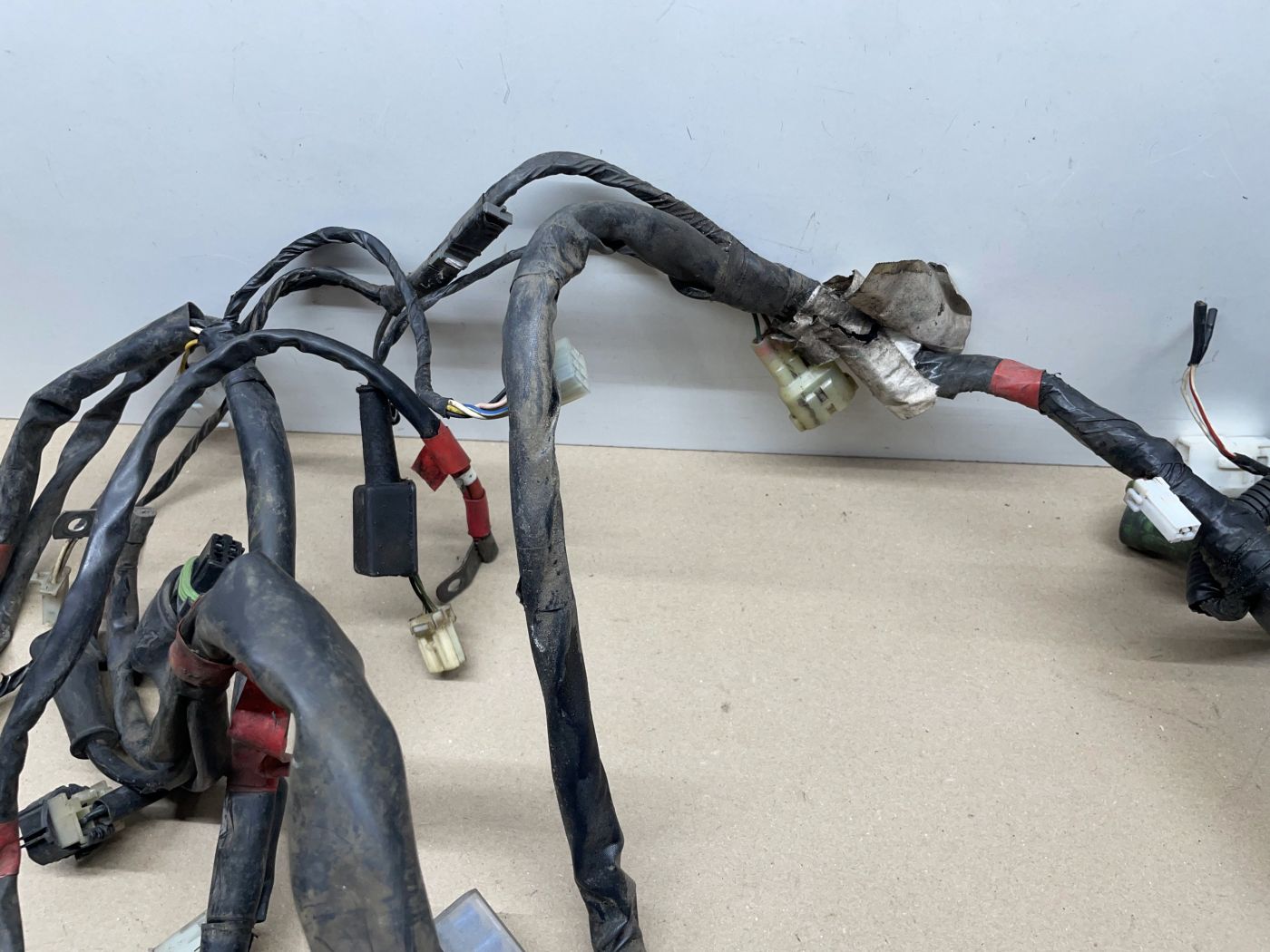 Piaggio Beverly 125 - Kabelbaum Kabelstrang Sicherungen Zündspule  (110)