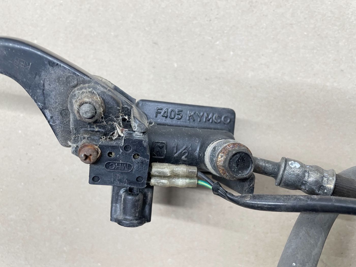 Kymco Cobra Cross - Bremse vorne Bremshebel Bremspumpe Bremszange brake (114)